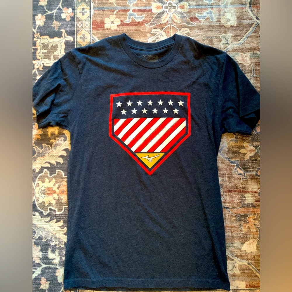 Men’s Mizuno baseball tee
